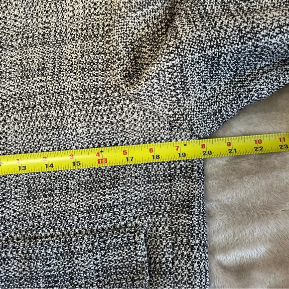 NWT! ARITZIA Babaton Frances Black White Tweed Jacket Blazer Buttons Size M - Picture 12 of 13